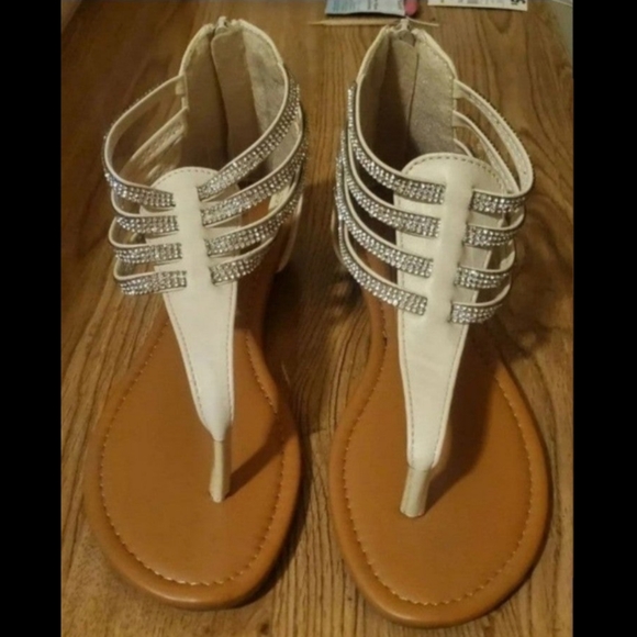 ♥︎New Rhinestone Sandals♥︎ - Picture 10 of 10